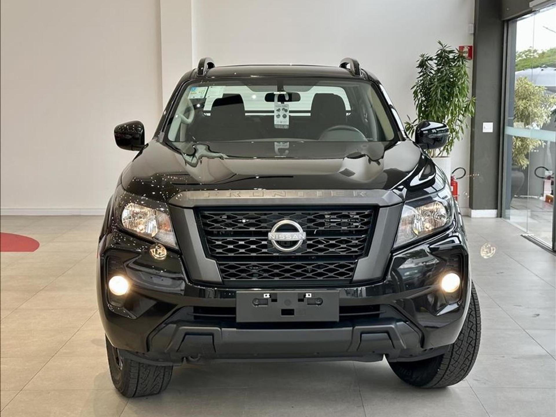 Nissan Frontier 2026 estreia com três versões e novos itens segurança