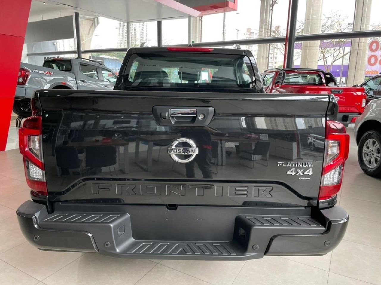 Nissan Frontier Platinum tem superdesconto de R$ 45.700 para CNPJ; veja como aproveitar