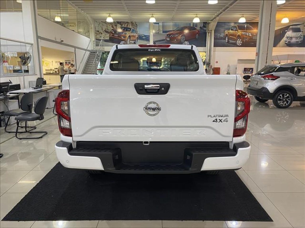 Nissan libera Frontier XE com bolada de desconto de R$ 33.300 para CNPJ