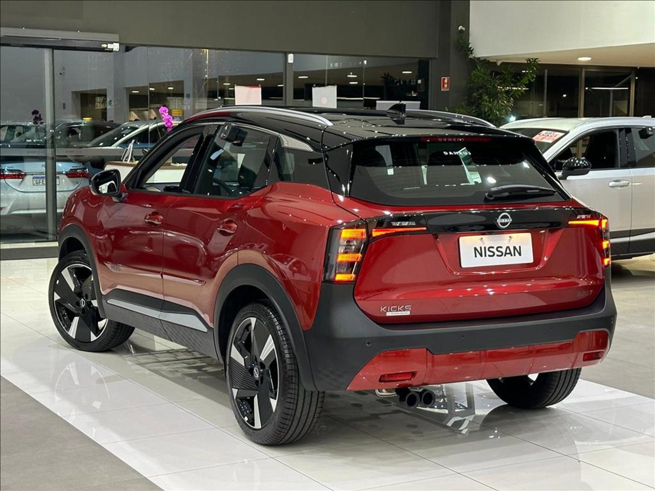 Nissan Kicks Platinum 2026: preço, ficha técnica e itens de série