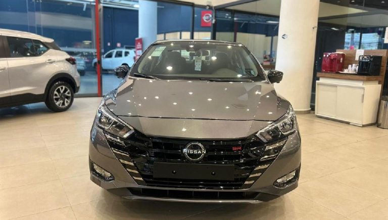 Nissan libera Versa com descontos de até R$ 23.300 para PcD em julho