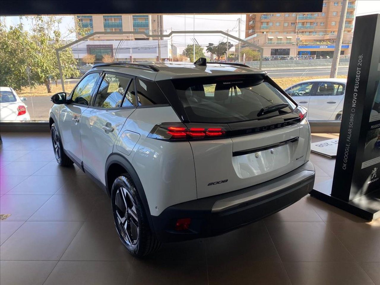 Peugeot 2008 Active fica R$ 24,7 mil mais em conta para PcD