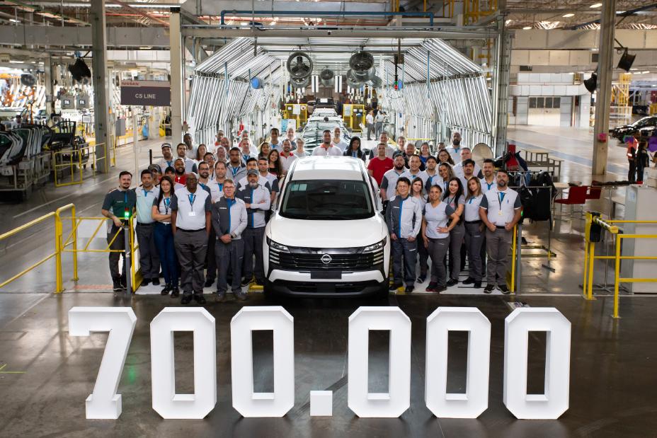 Nissan celebra 700 mil carros produzidos em Resende com novo Kicks Sense