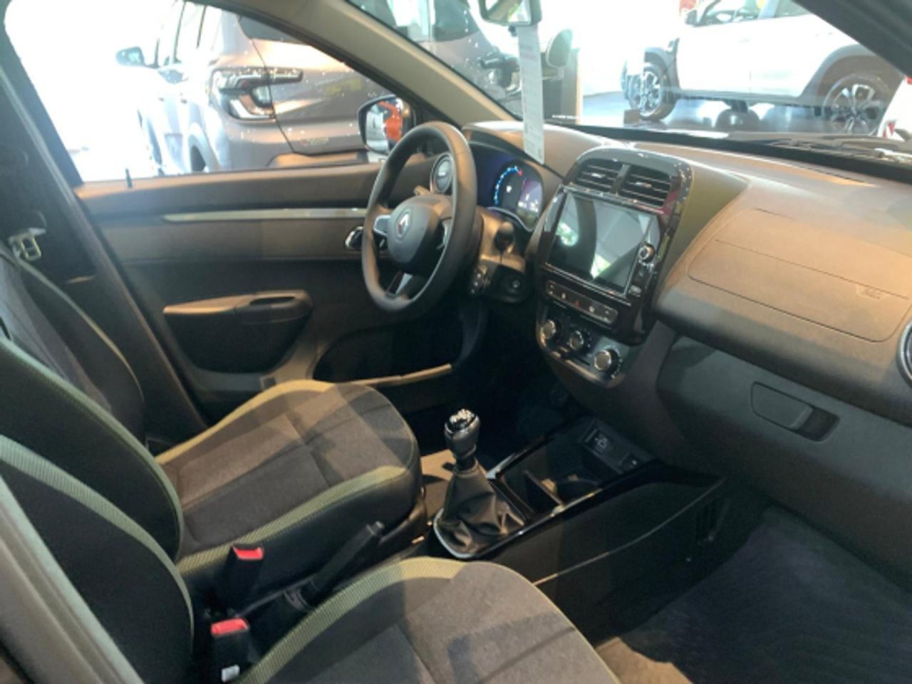 Renault Kwid Intense está com um superdesconto de R$ 22.995 para PcD