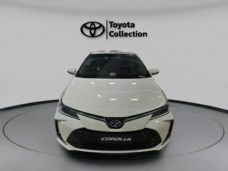Toyota anuncia Corolla Altis Hybrid com descontão de R$ 15.292 para PcD