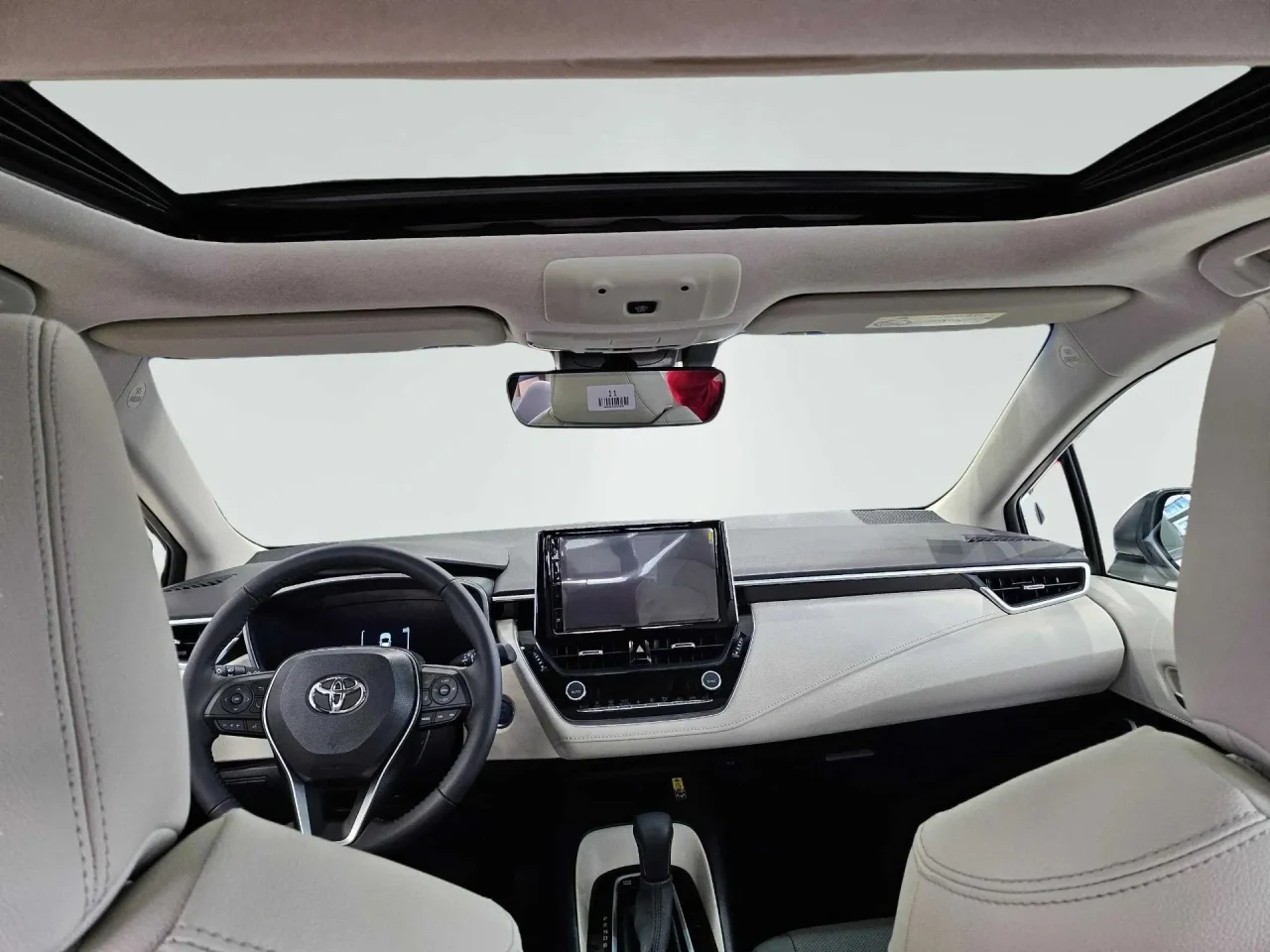 Toyota anuncia Corolla Altis Hybrid com descontão de R$ 15.292 para PcD