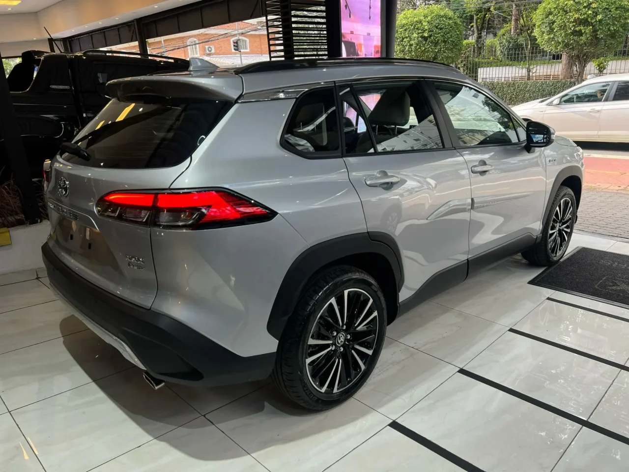 Toyota Corolla Cross XRX 2026: Ficha técnica, preço e equipamentos