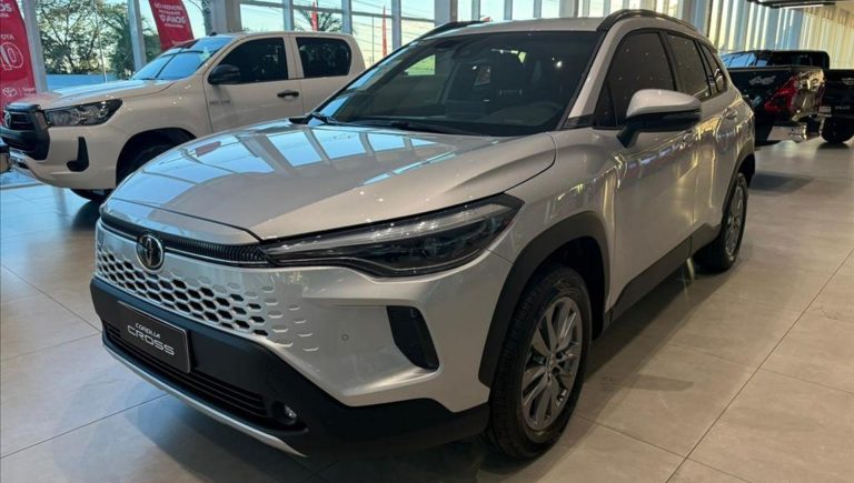 Toyota Corolla Cross XR fica mais caro para PcD após reajuste de R$ 3.800