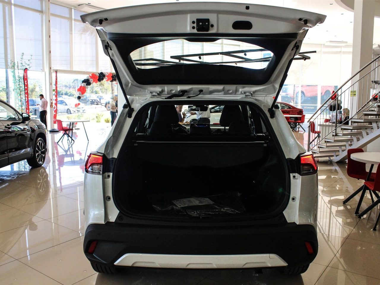 Toyota oferece até R$ 14.620 de desconto no Corolla Cross XRE para PcD