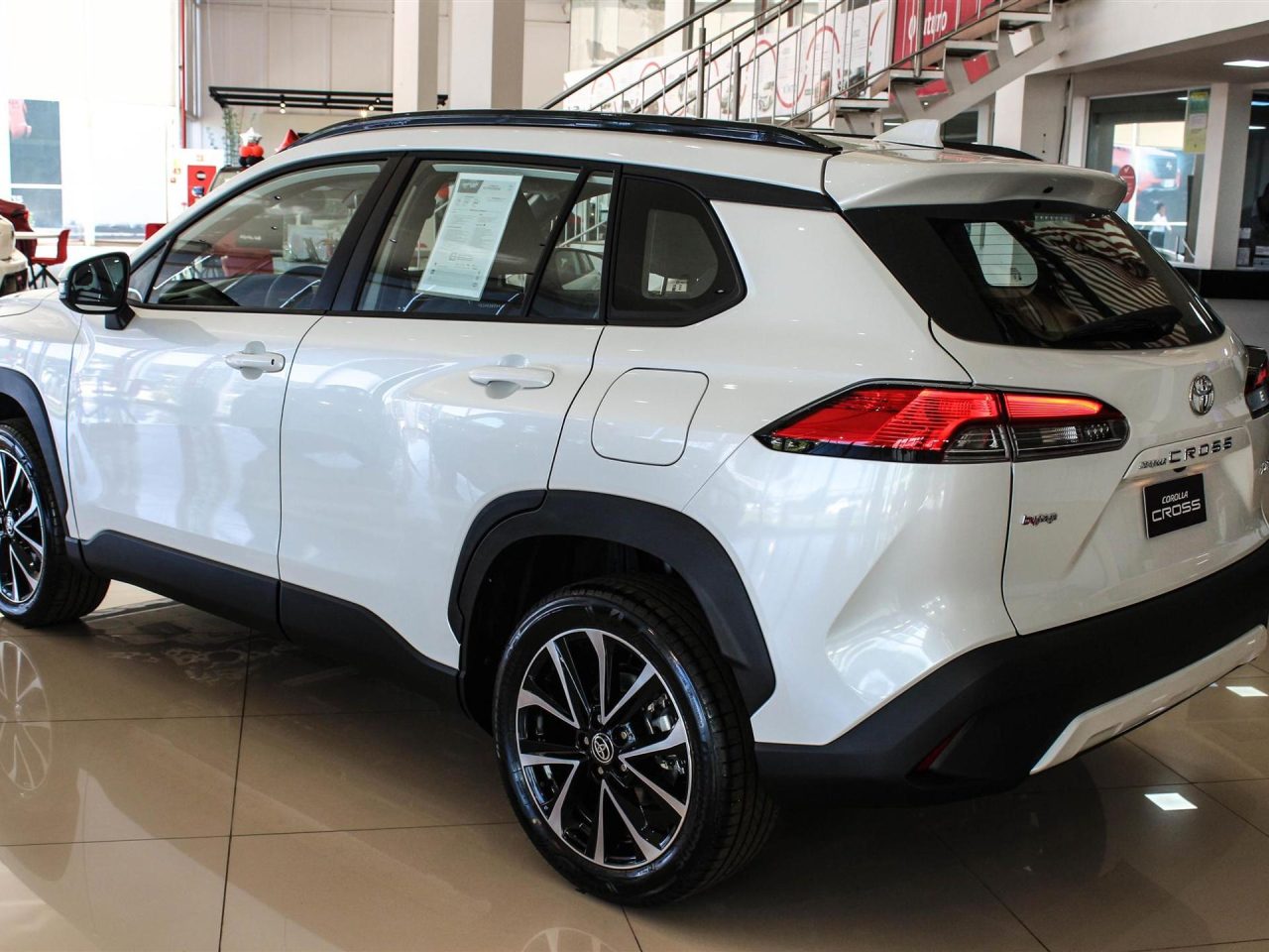 Toyota Corolla Cross XR tem desconto de R$ 43 mil para PcD em julho