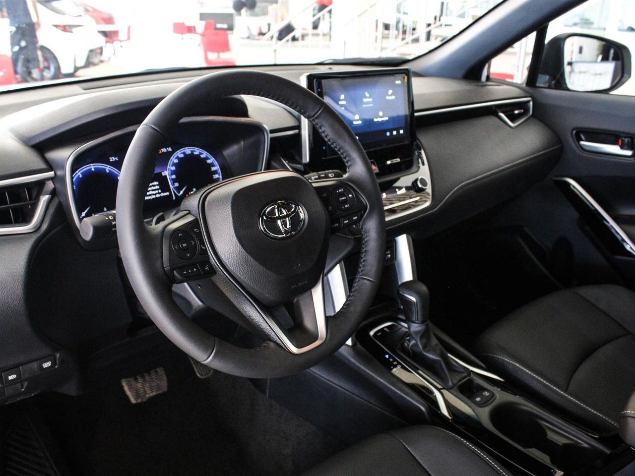 Toyota Corolla Cross XR tem desconto de R$ 43 mil para PcD em julho