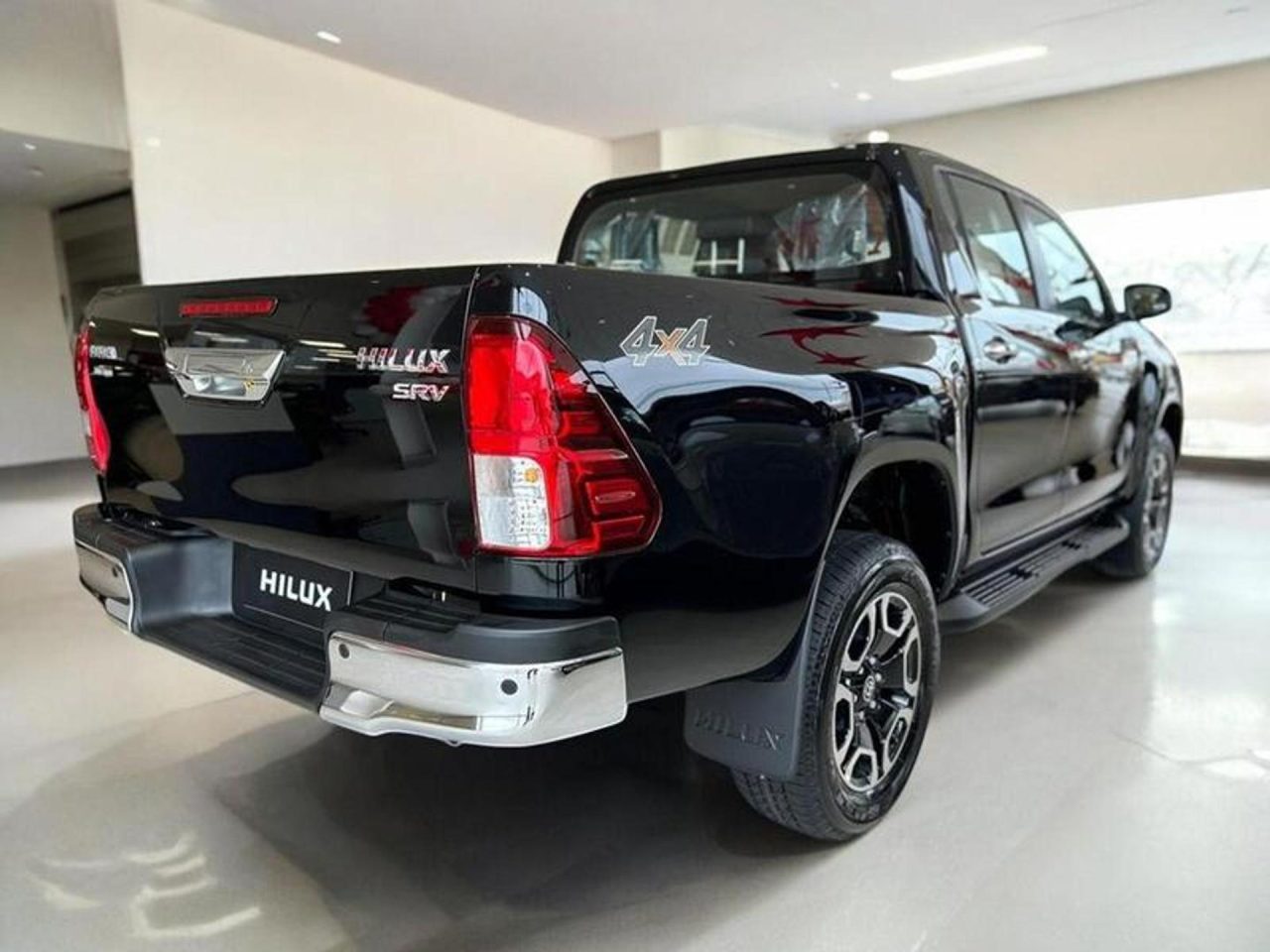 Toyota divulga tabela de preços da Hilux para CNPJ em agosto de 2025