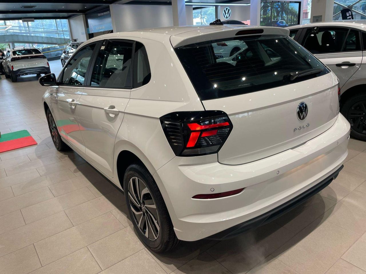 Volkswagen libera Polo Sense com mega descontão de R$ 18.935 para PcD