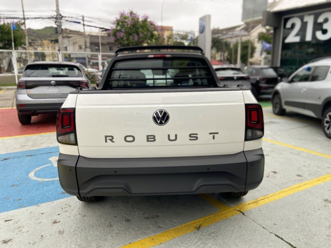 Volkswagen Saveiro Robust tem descontão de R$ 20.793 para CNPJ em julho