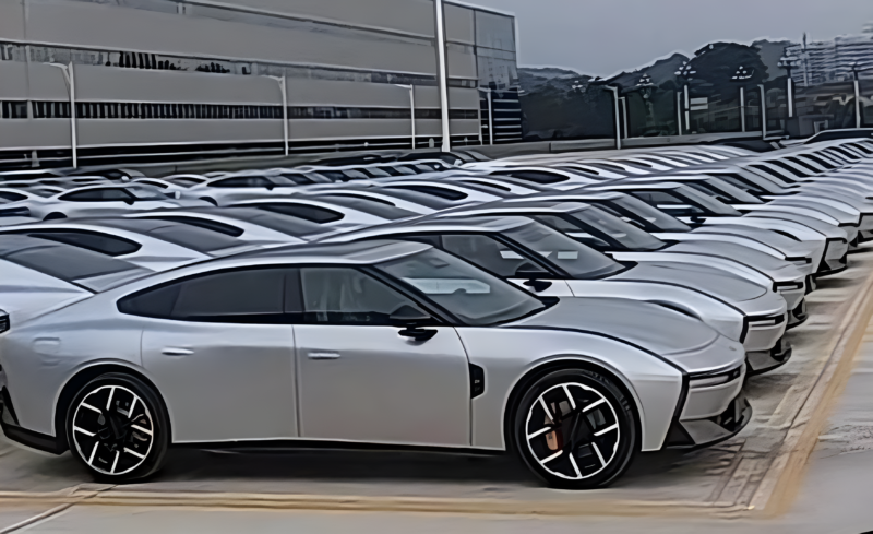 Xpeng P7 acelera na China para enfrentar Tesla Model 3 e Xiaomi SU7