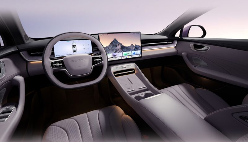 Novo Roewe M7 PHEV promete 2.050 km de autonomia na China
