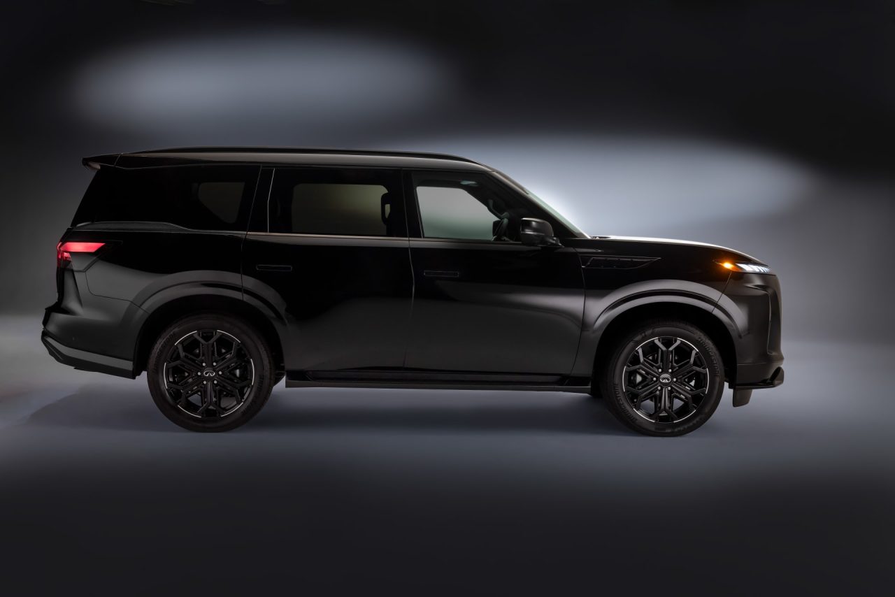 Infiniti QX80 2026 ganha versão Sport com visual escurecido e interior exclusivo