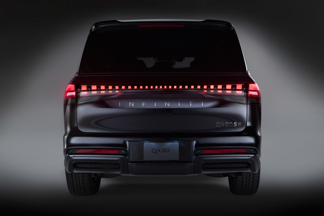 Infiniti QX80 2026 ganha versão Sport com visual escurecido e interior exclusivo