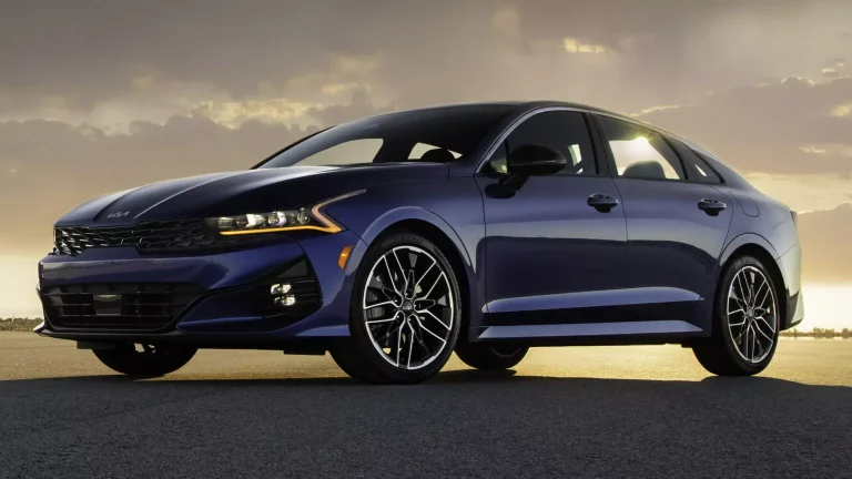 Kia convoca recall de mais de 100 mil sedans K5 devido a peças soltas