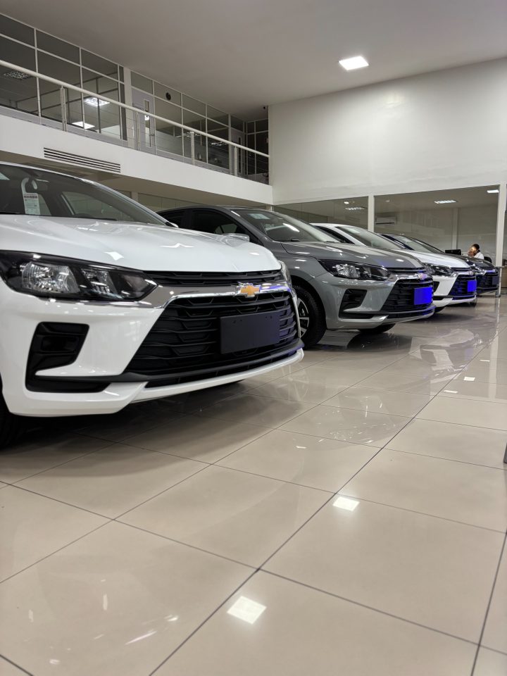 Chevrolet reduz preço do Onix Plus Premier em até R$ 24,9 mil para PcD