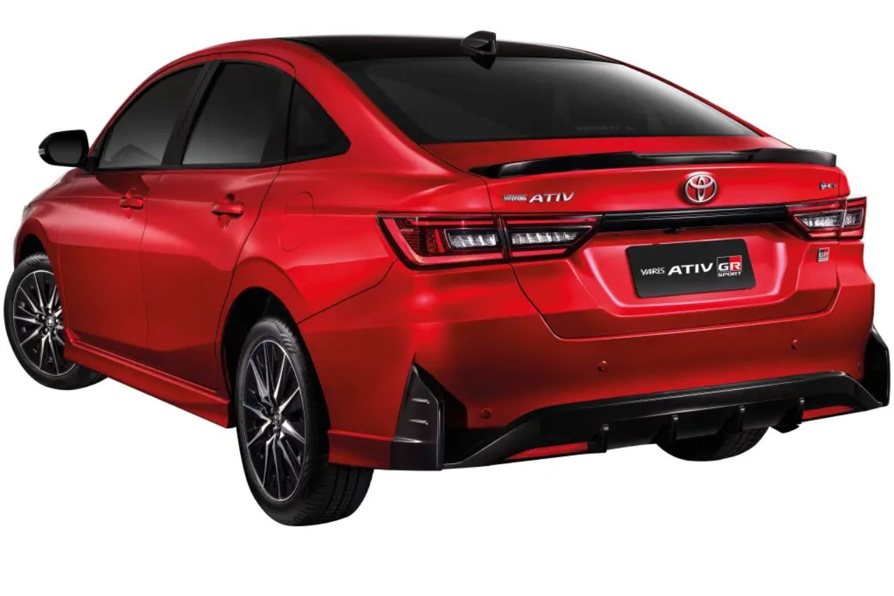 Toyota lança Yaris Sedan híbrido na Tailândia com consumo de até 30 km/l