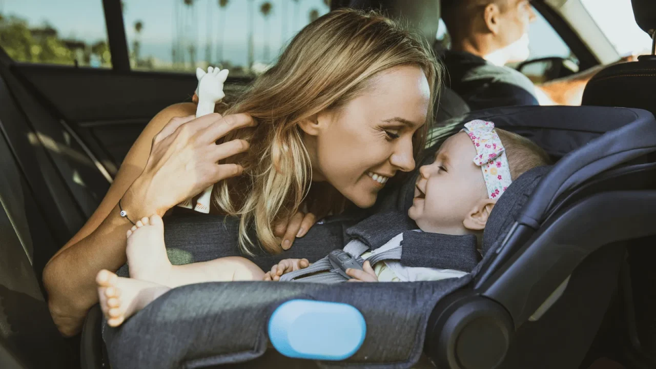 Quanto custa a multa por transportar criança sem cadeirinha no carro?