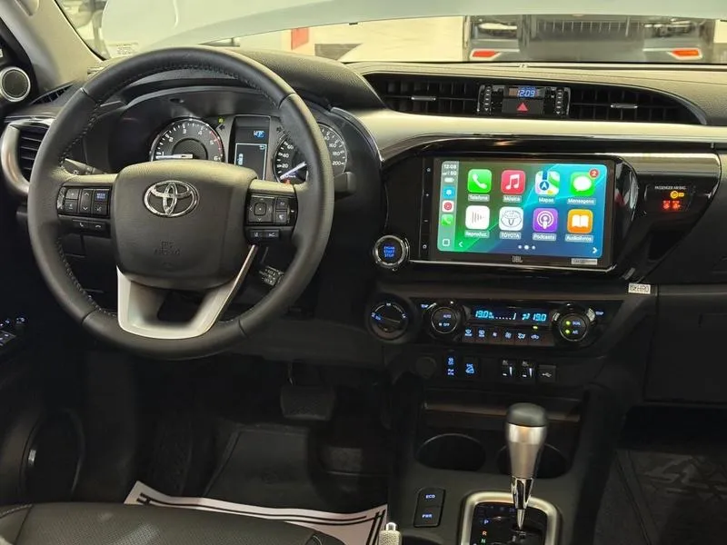 Toyota baixa preço da Hilux Power Pack AT em R$ 52 mil para CNPJ em agosto