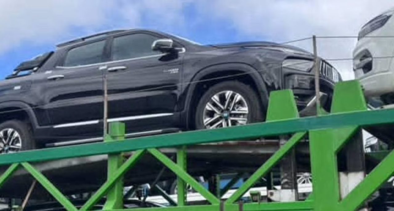 Fiat Toro 2026 dá as caras nas concessionárias antes do início da pré-venda