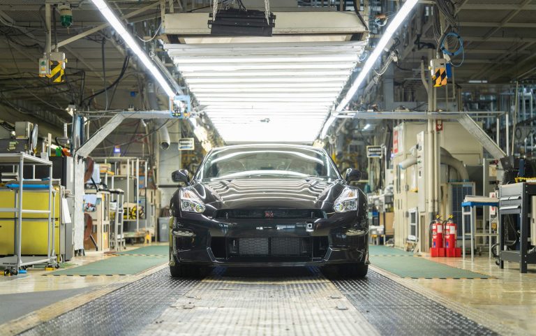 Nissan dá adeus ao ícone GT-R após 18 anos de produção