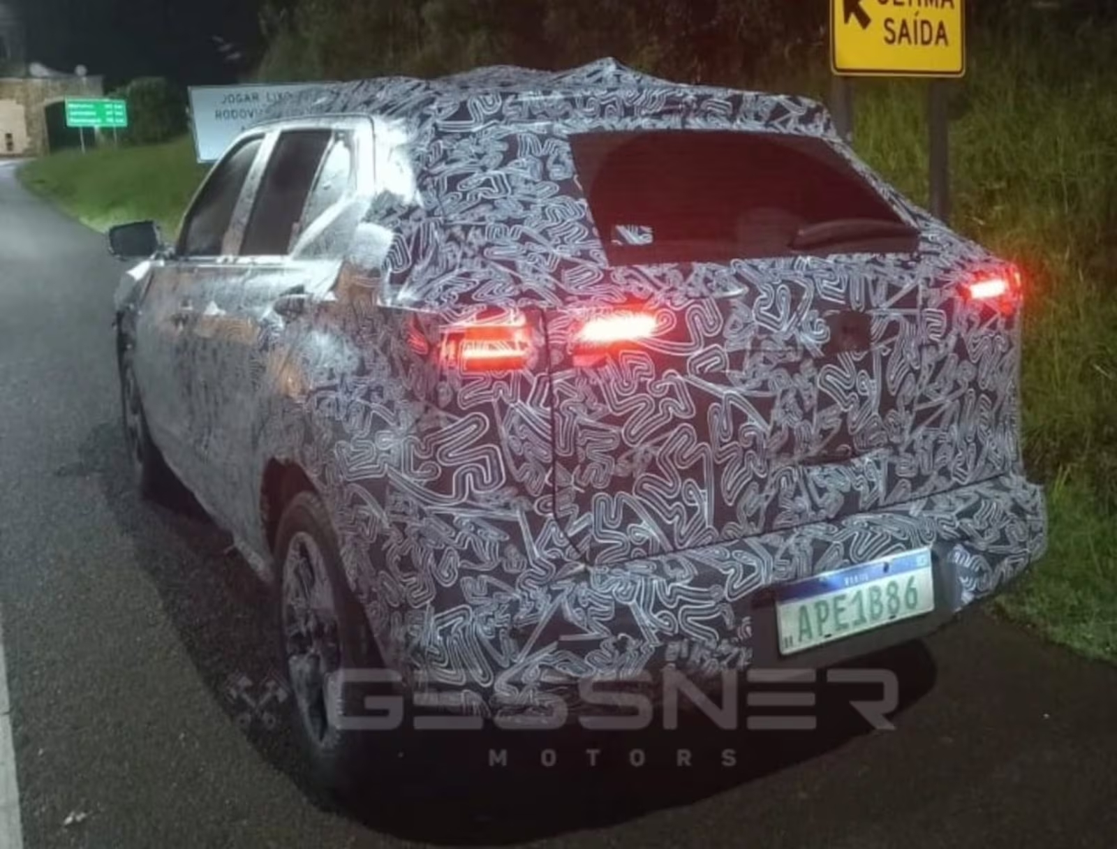 Nissan Kait é flagrado com painel digital e mira Tera e Pulse no mercado