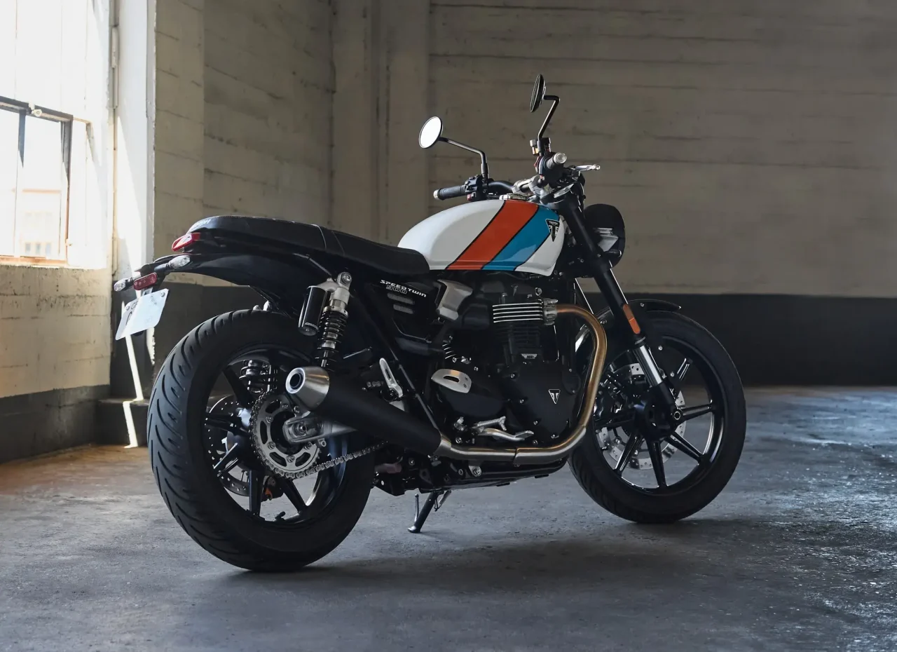 Triumph Speed Twin 900 2025 estreia no Brasil com visual renovado