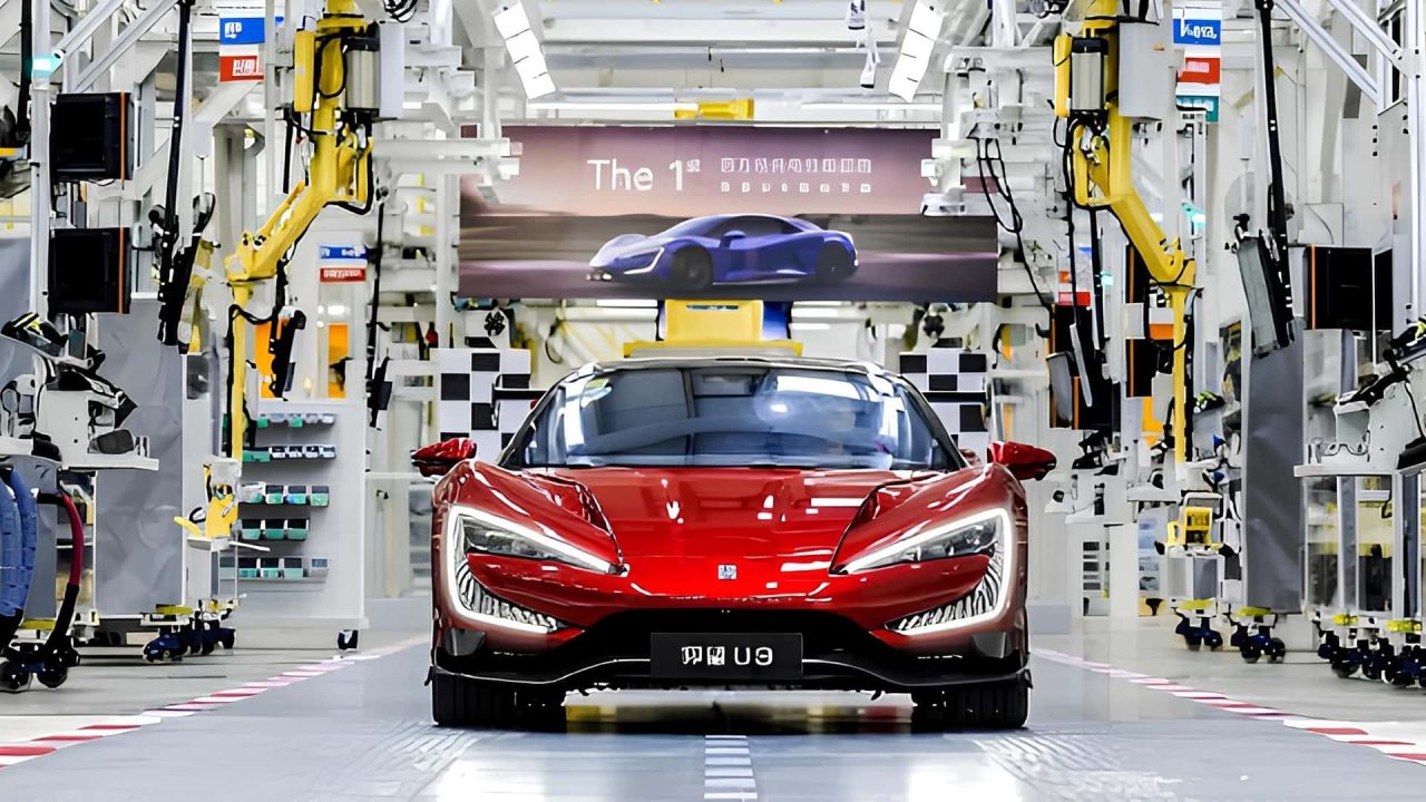 Novo supercarro U9 da BYD Yangwang promete potência de motor dobrada