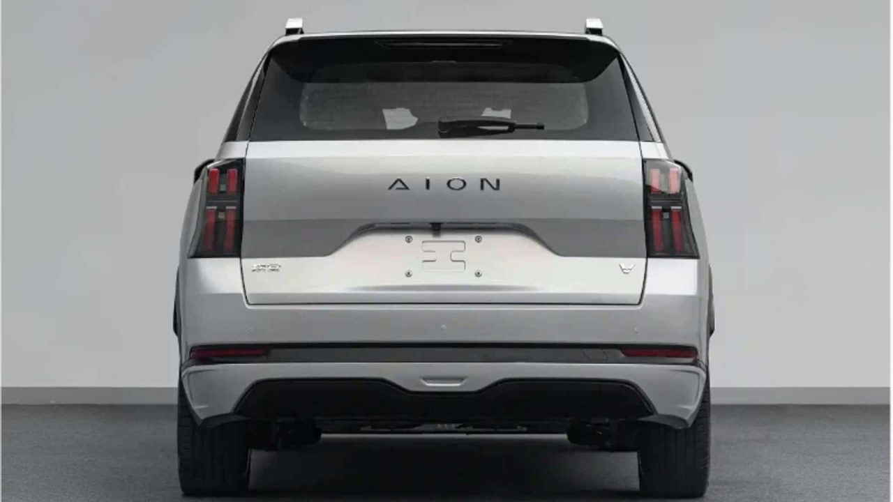 GAC Aion V, lançado recentemente no Brasil, ganha atualização na China