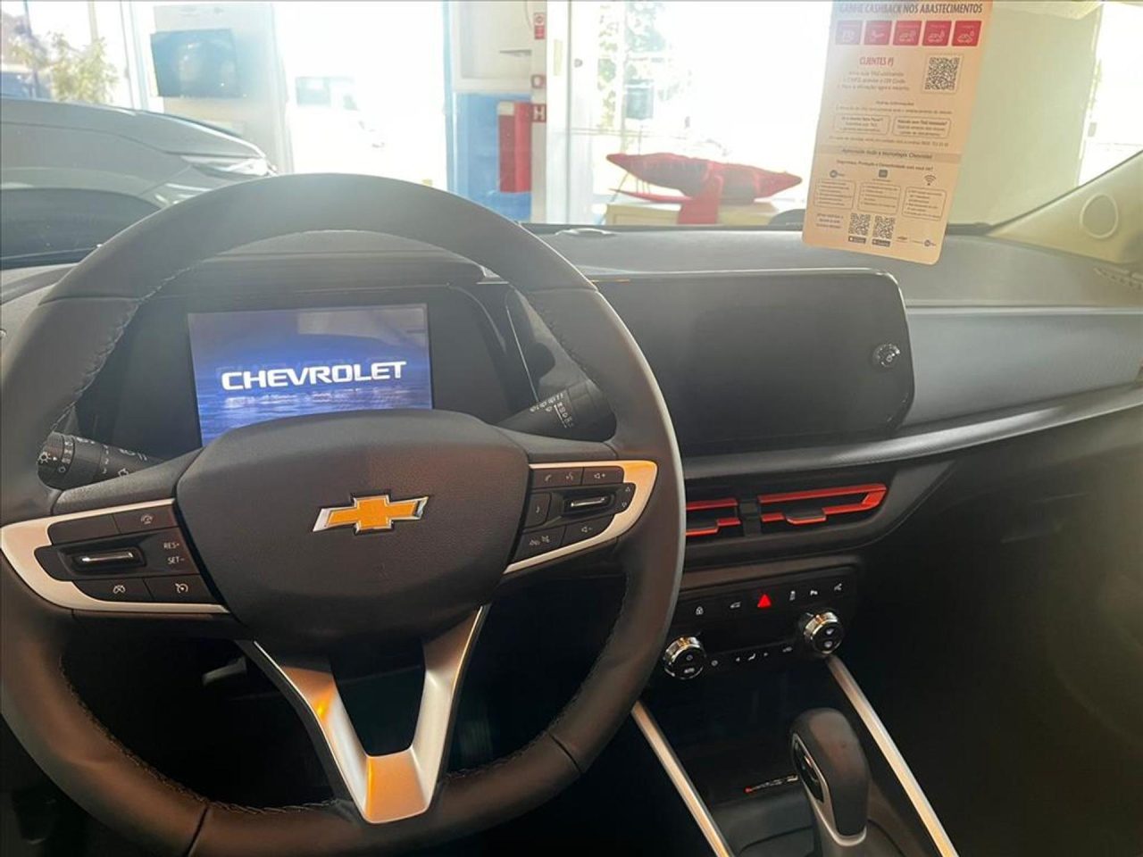 Chevrolet baixa preço do Onix Premier em R$ 18.300 para PcD em agosto