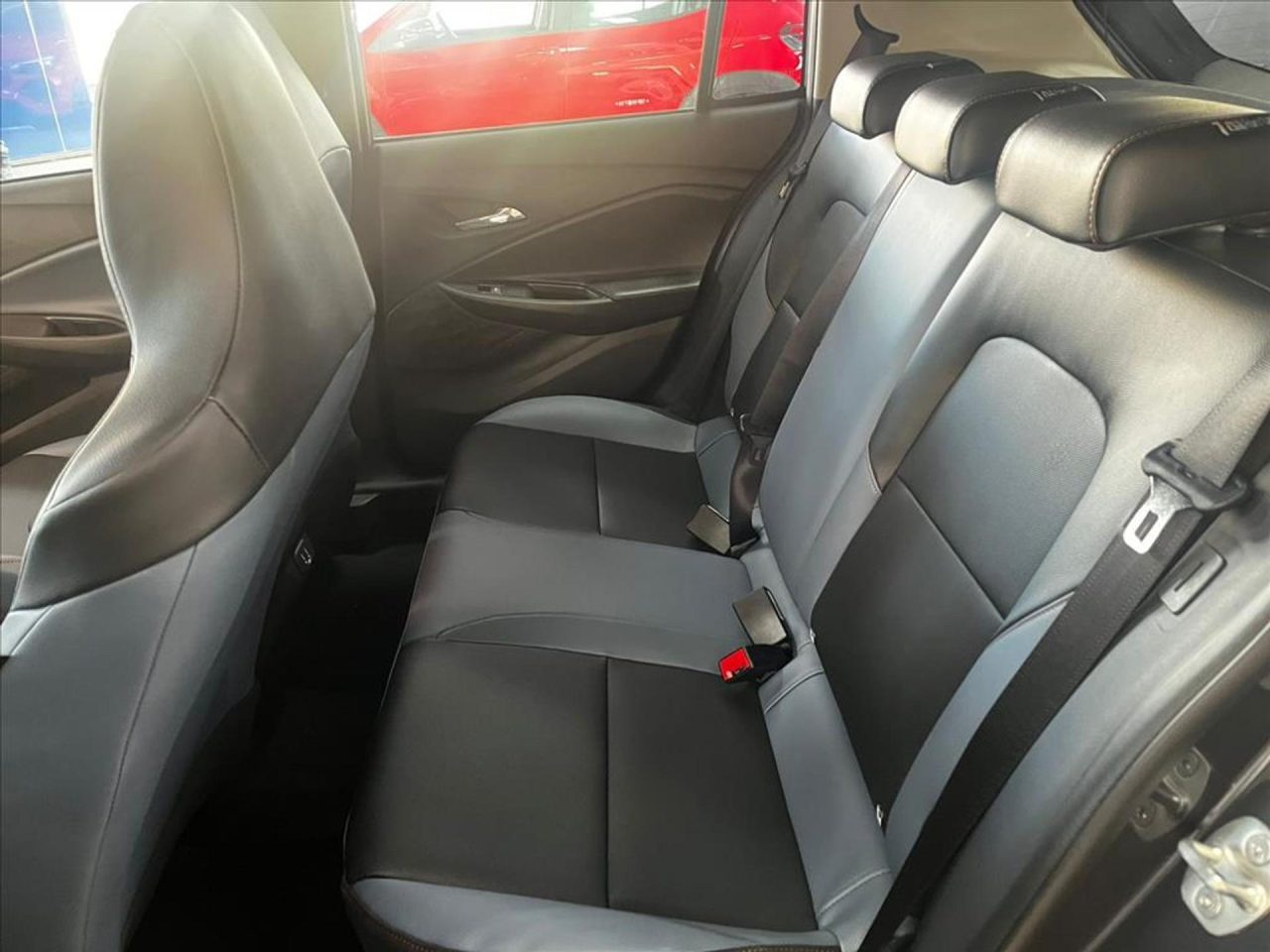 Chevrolet baixa preço do Onix Premier em R$ 18.300 para PcD em agosto