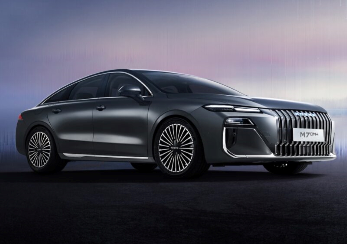 Novo Roewe M7 PHEV promete 2.050 km de autonomia na China