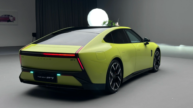 XPeng P7 ganha novo visual e impressiona com 820 km de autonomia na China