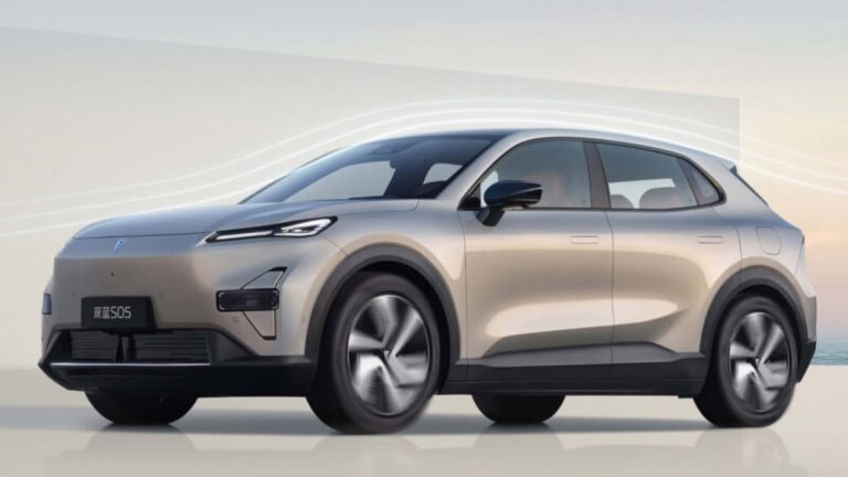 Deepal S05 estreia na China com autonomia 110 km maior