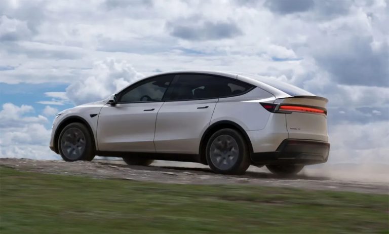 Tesla aposta no Model YL de seis lugares para crescer na China