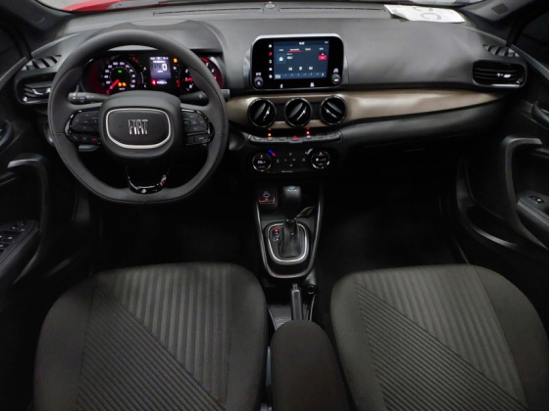 Fiat Cronos Drive 1.0 tem desconto de R$ 13,3 mil para CNPJ em agosto