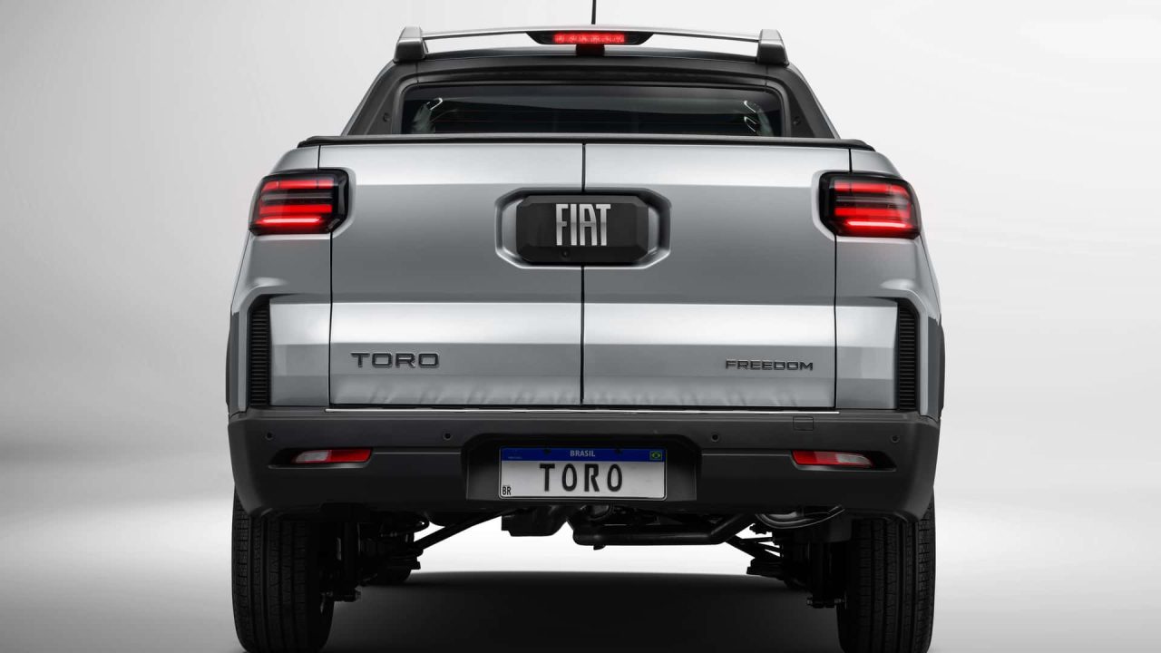 Fiat Toro 2026 estreia com leve alta de R$ 2 mil e visual inspirado no Grande Panda