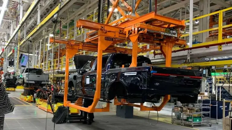 Ford lança plataforma universal para elétricos visando cortar custos