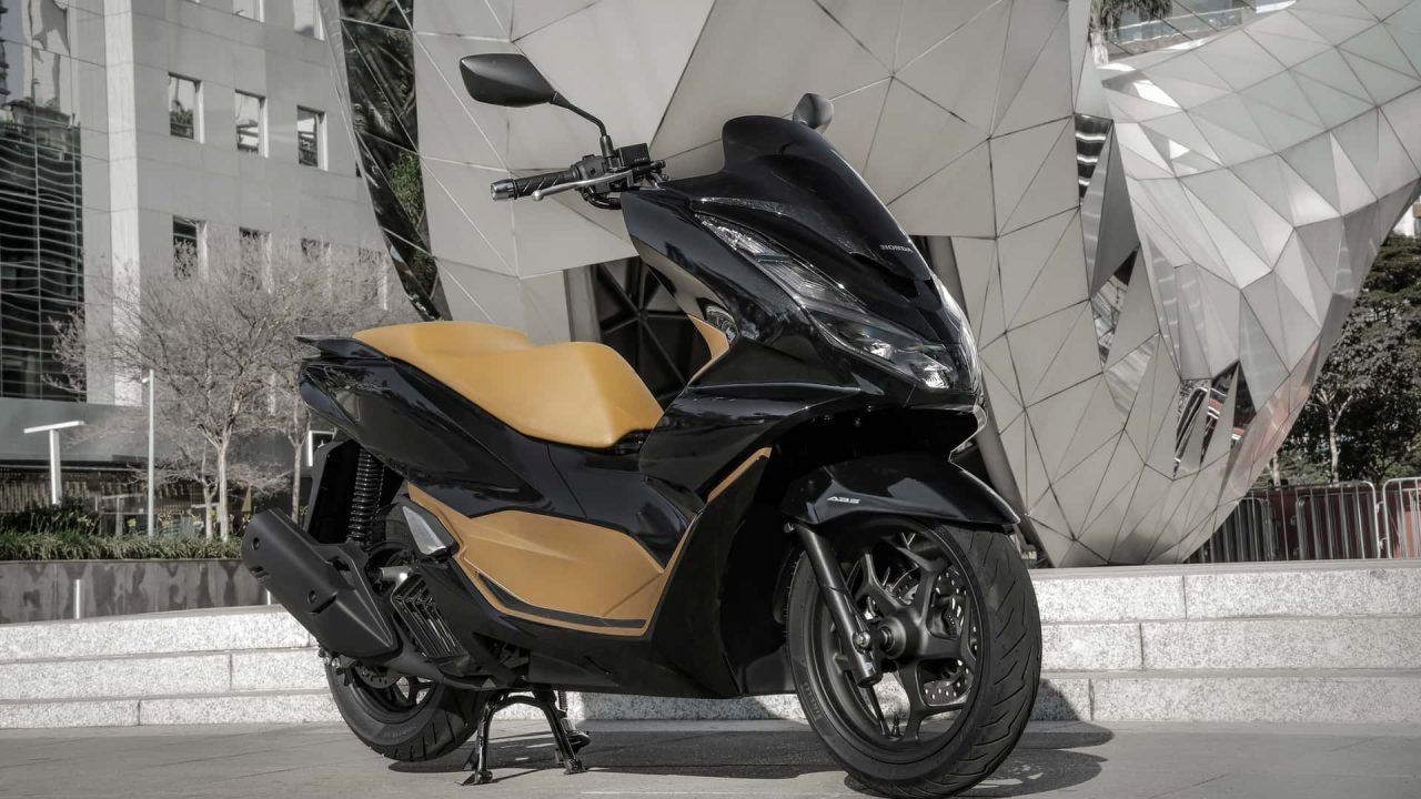 Nova Honda PCX 160 2026 estreia no Brasil: confira preços, versões e cores