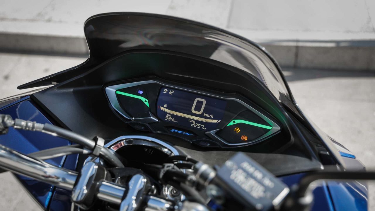Nova Honda PCX 160 2026 estreia no Brasil: confira preços, versões e cores