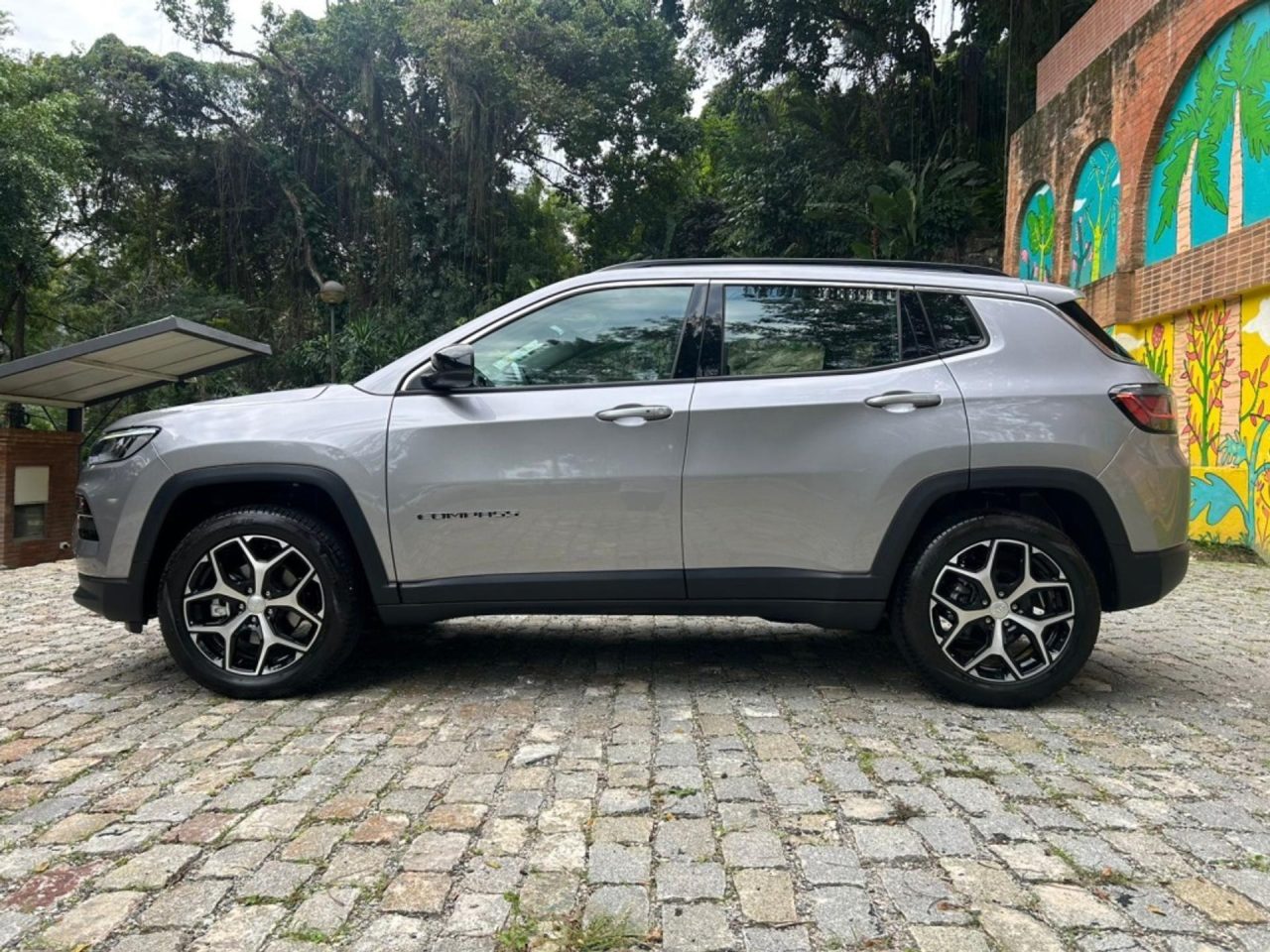 Jeep Compass Longitude 2026 é vendido para PcD com desconto de R$ 28.655