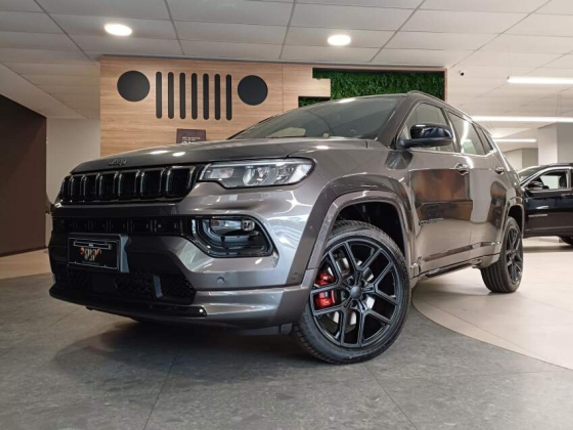 Jeep baixa em R$ 39.525 o preço do Compass Blackhawk 2026 para CNPJ em novembro