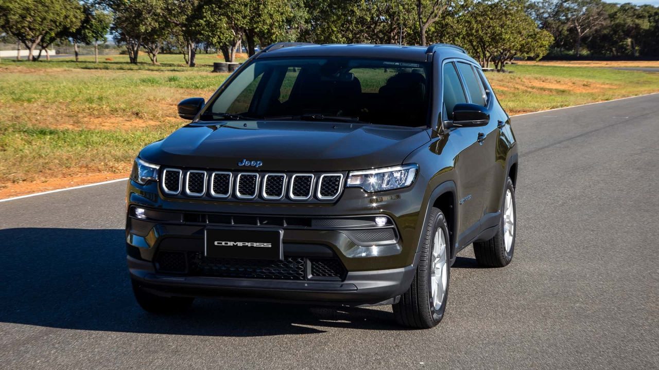 Jeep Compass 2026 chega com menos versões e cortes de até R$ 20 mil nos preços