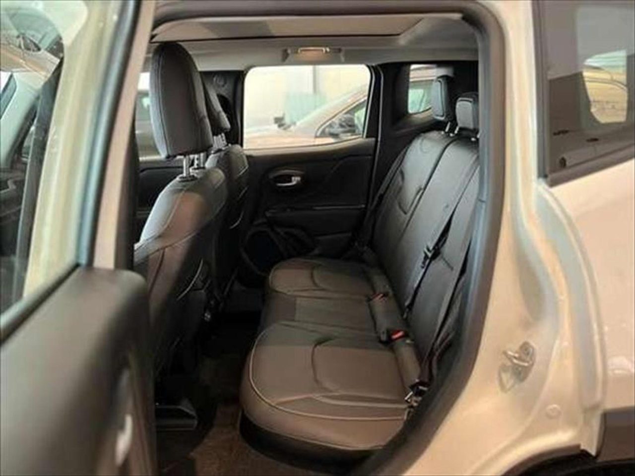 Jeep reduz preço do Renegade Sport 2026 em R$ 18,3 mil para PcD