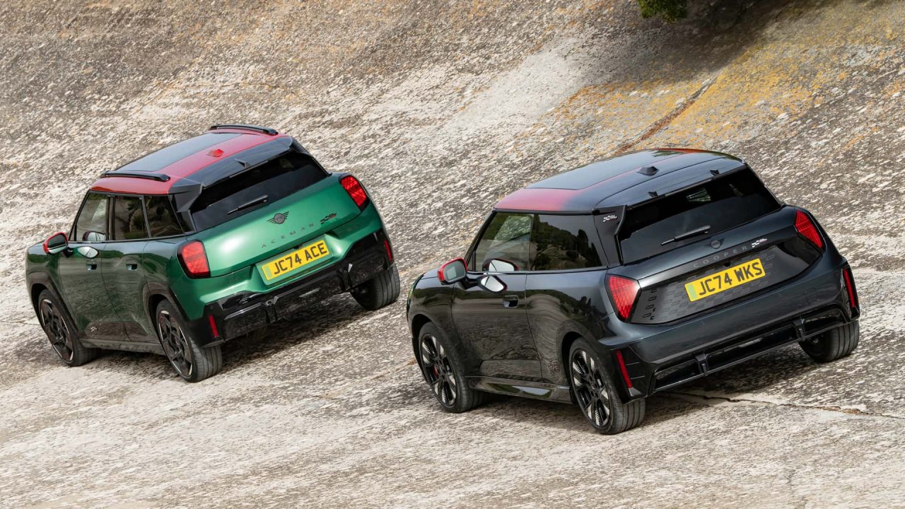 Mini estreia JCW E e JCW Aceman E no Brasil com potência de 231 cv