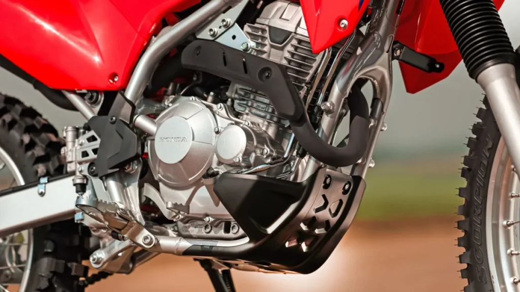 Honda apresenta a nova CRF 300F 2026 com motor mais potente